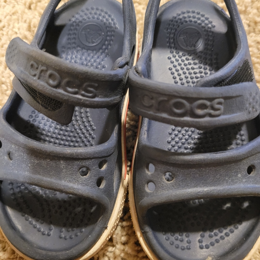 Toddler crocs
